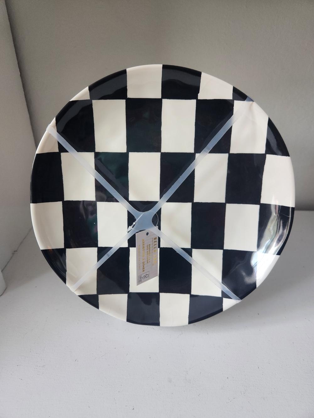 Bella Luxx Black & White Check Melamine Dinner Plates - Set of 4 11 Inches - Picture 5 of 6